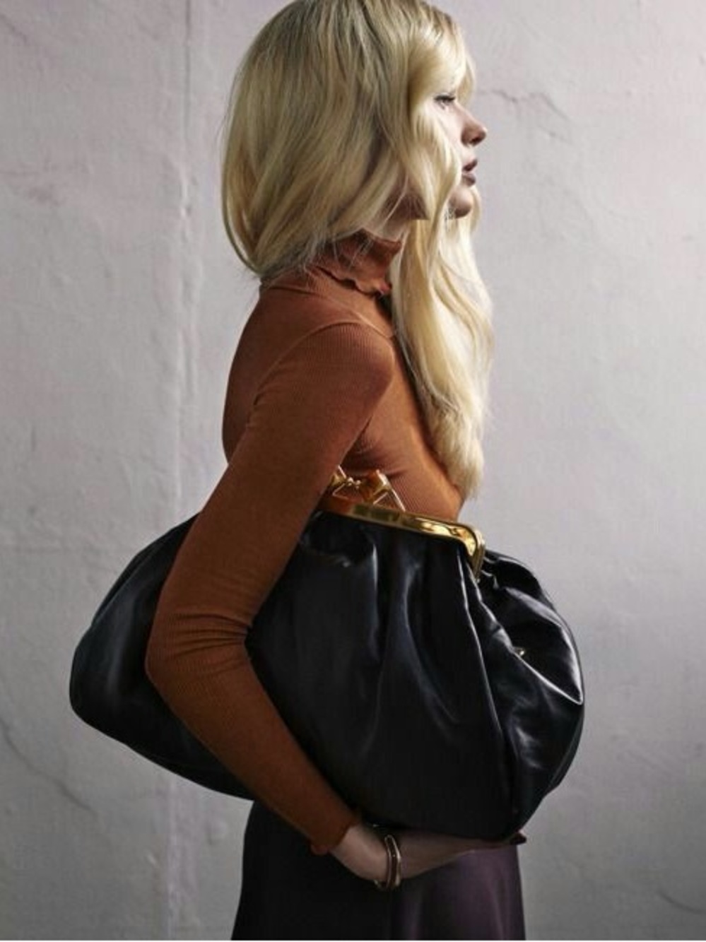 WEEKEND MAX MARA
Large sheepskin Pasticcino Bag - Black